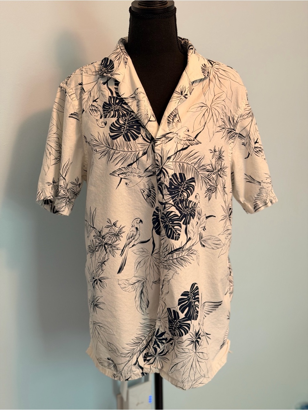 BOGO FREE Old Navy White Short Sleeve Tropical Button-Down Shirt with Navy Print